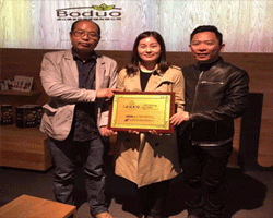 新加坡首家十秒到開業  店主揭秘米線加盟品牌抉擇