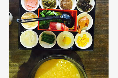 西雙版納哪家過(guò)橋米線(xiàn)好 先對(duì)品牌進(jìn)行三方面考察