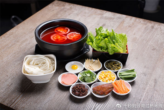 半DIY模式，吃米線也需要儀式感！這樣的過橋米線怎能不叫